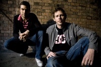 Tom Neville, Maneken, Gorchitza виступлять разом з Groove Armada