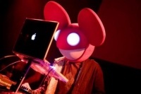 Хочеш собі голову Deadmau5'a?