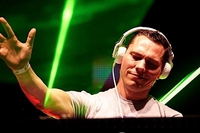 Навушники від Tiesto в подарунок