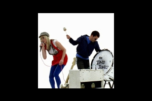 The Ting Tings креативят