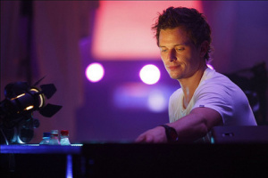 Приложение для iPhon от  Fedde le Grand