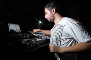 Mathew Jonson снова станет DJ Decibel