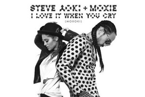 Steve Aoki любит, когда за ним плачут (видео, аудио)